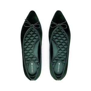 Birdies Green Velvet Goldfinch Flats Size 7.5